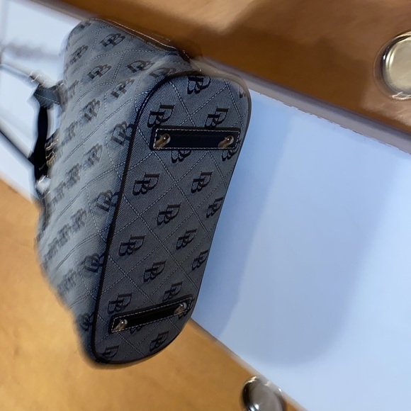 ♠️NWT Dooney & Bourke Rare & Beautiful Hand/Crossbody Bag - Picture 7 of 15